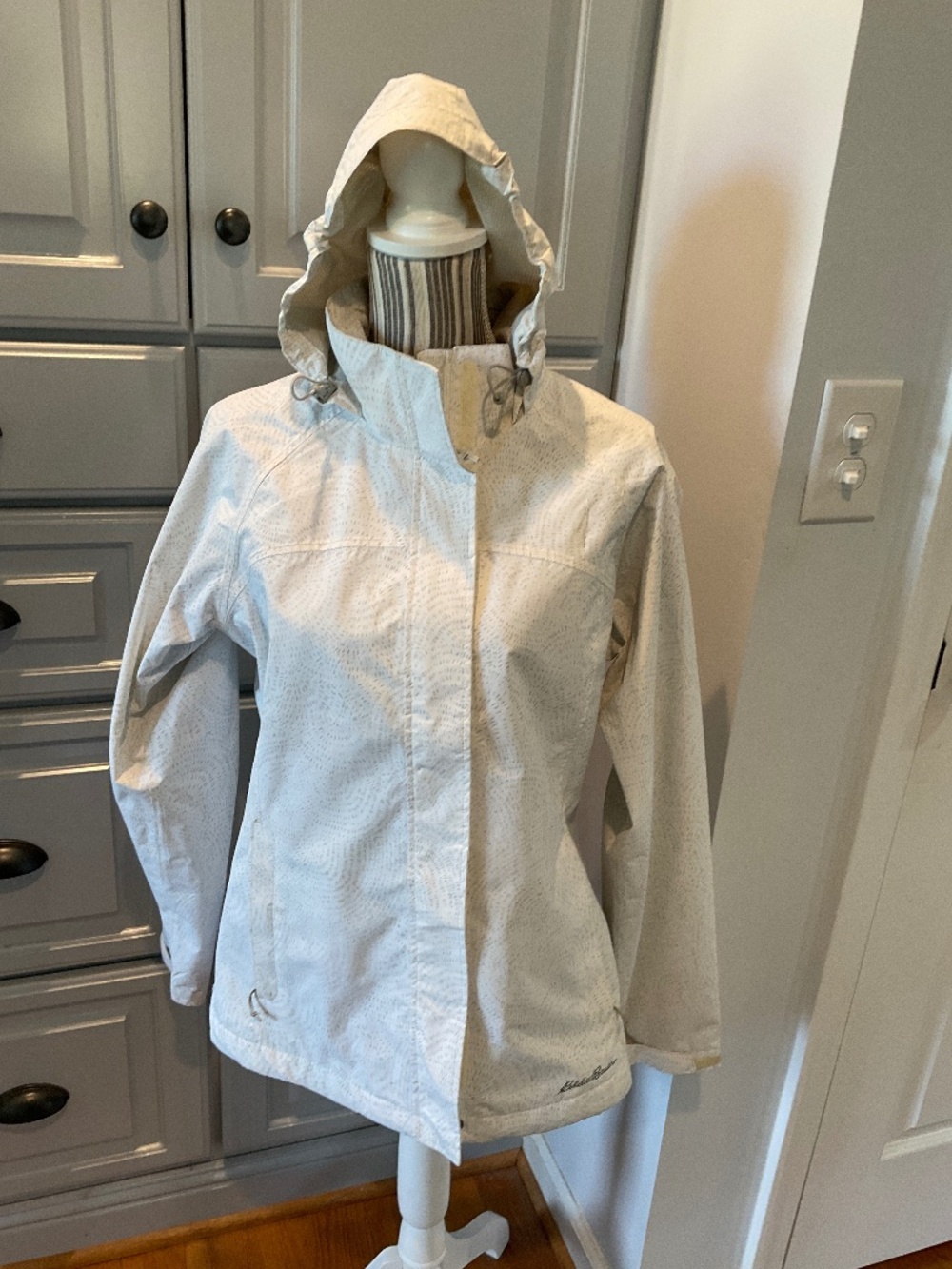 Eddie Bauer White Weather Edge Rain Coat, Size M